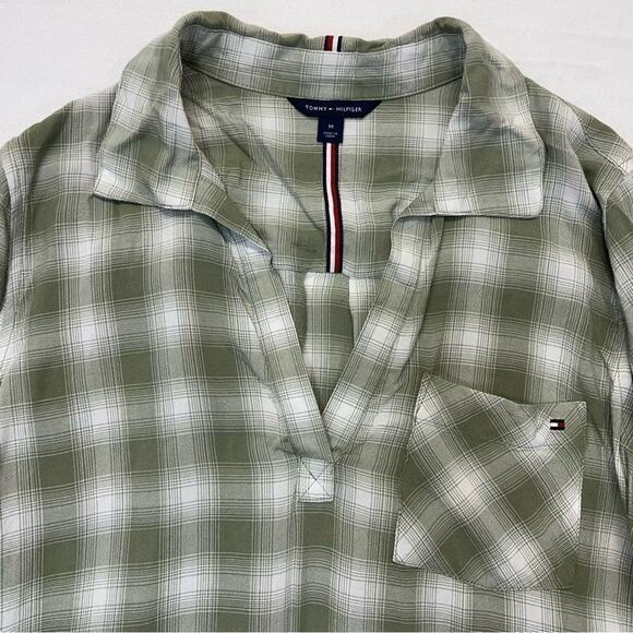 Tommy Hilfiger Plaid Blouse Size Medium vneck tunic green white long sleeve - Picture 2 of 7